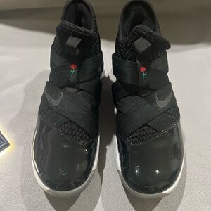 Stylish Black High-Top Men's Sneakers